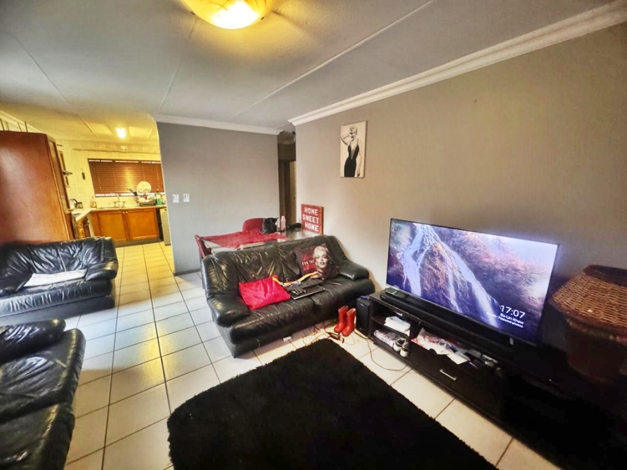 2 Bedroom Property for Sale in Highveld Gauteng