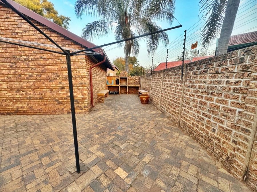 2 Bedroom Property for Sale in Highveld Gauteng