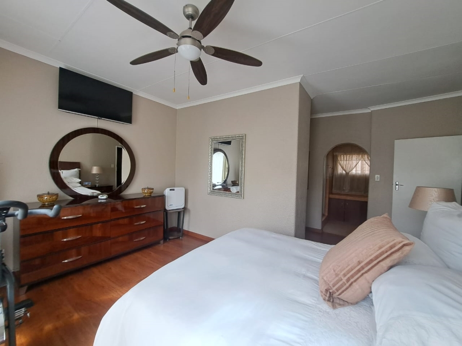 3 Bedroom Property for Sale in Falcon Ridge Gauteng