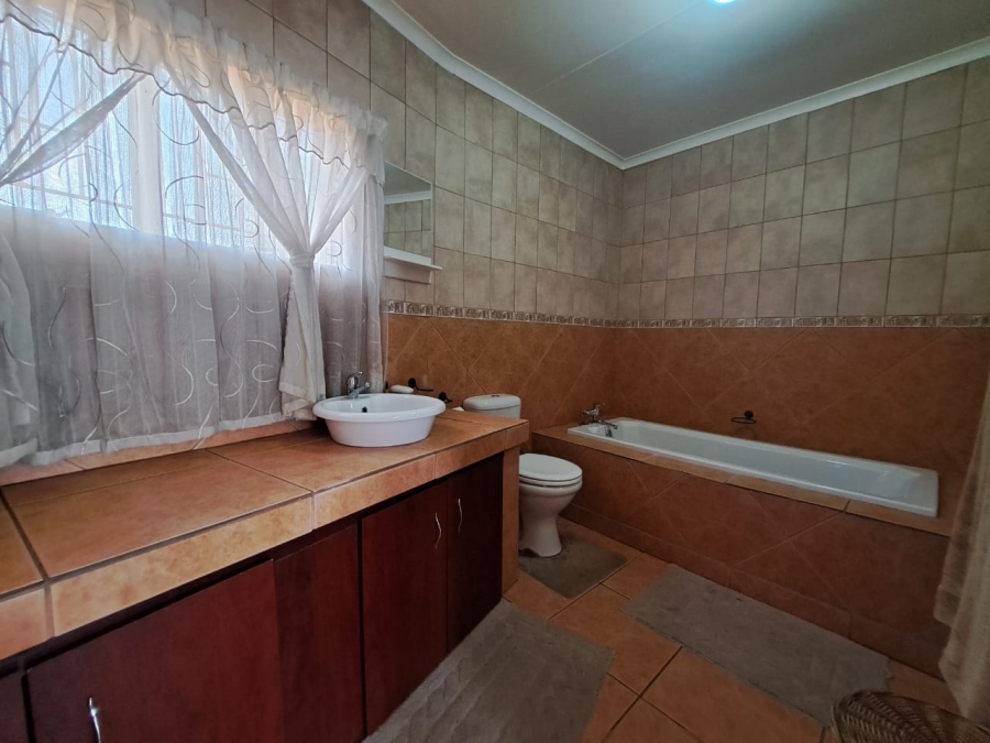 3 Bedroom Property for Sale in Falcon Ridge Gauteng