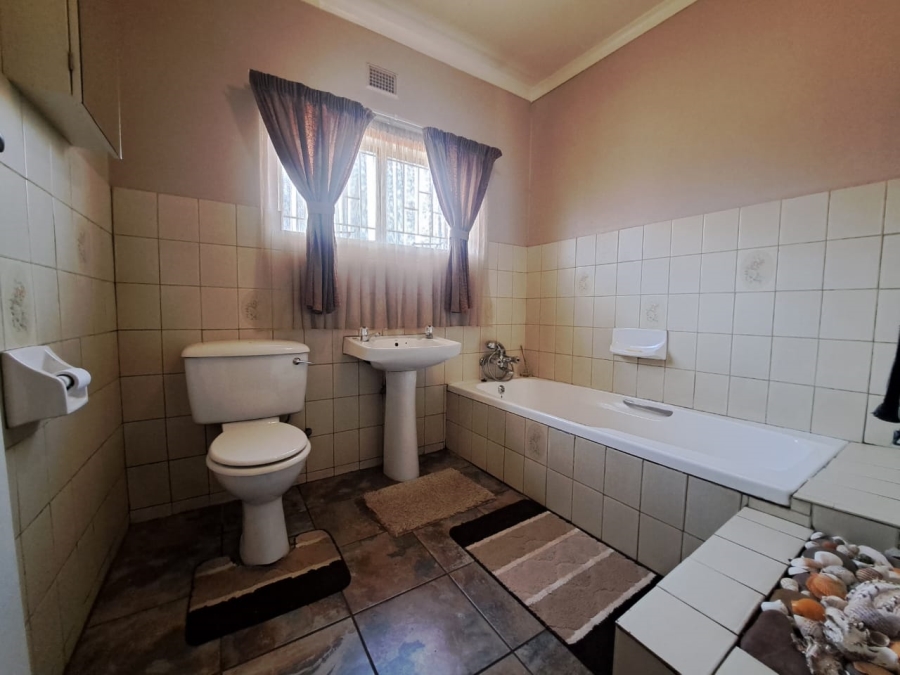 3 Bedroom Property for Sale in Falcon Ridge Gauteng