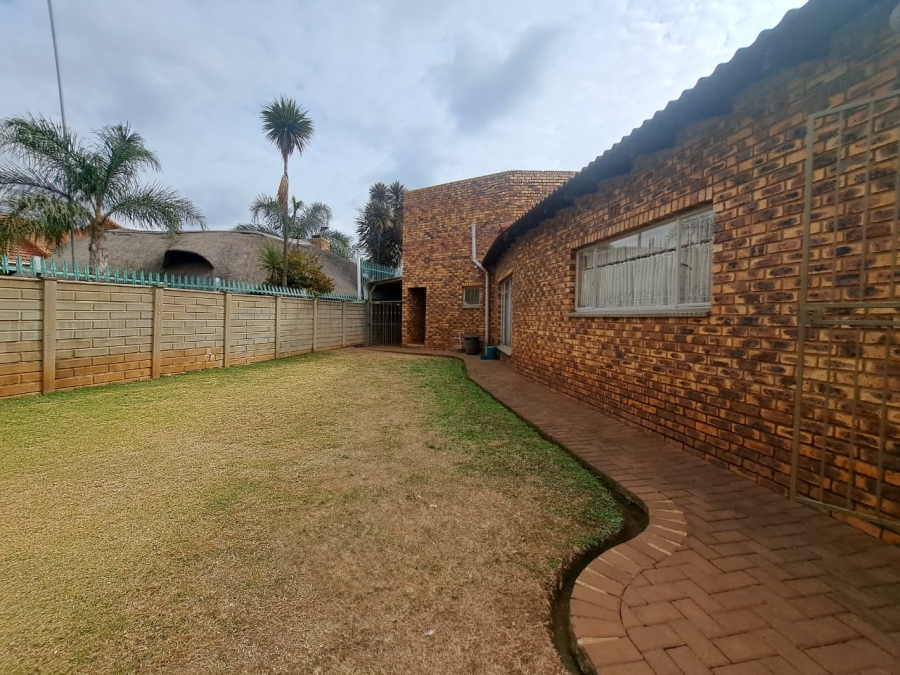 3 Bedroom Property for Sale in Falcon Ridge Gauteng