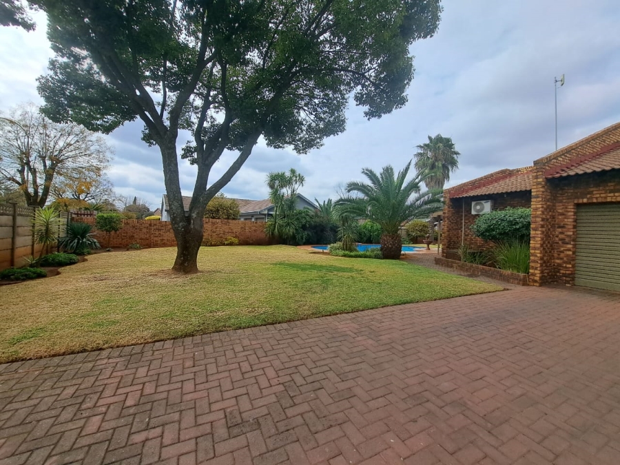 3 Bedroom Property for Sale in Falcon Ridge Gauteng