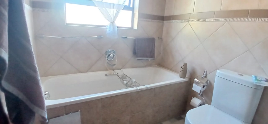 3 Bedroom Property for Sale in Rangeview Gauteng