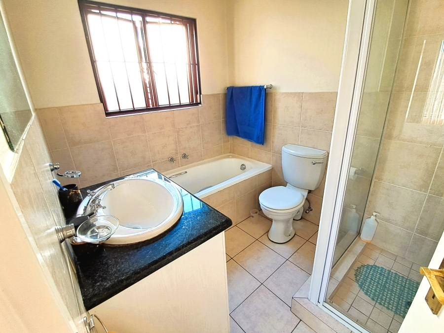 2 Bedroom Property for Sale in Paulshof Gauteng