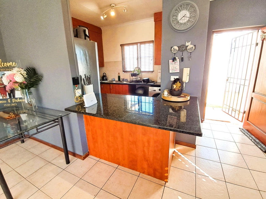 2 Bedroom Property for Sale in Paulshof Gauteng