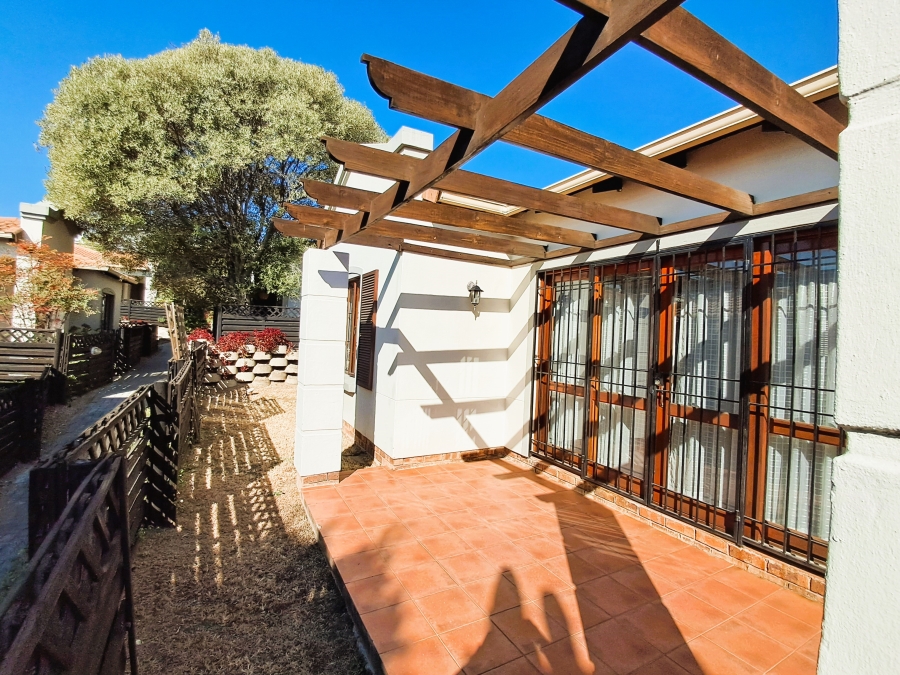 2 Bedroom Property for Sale in Paulshof Gauteng