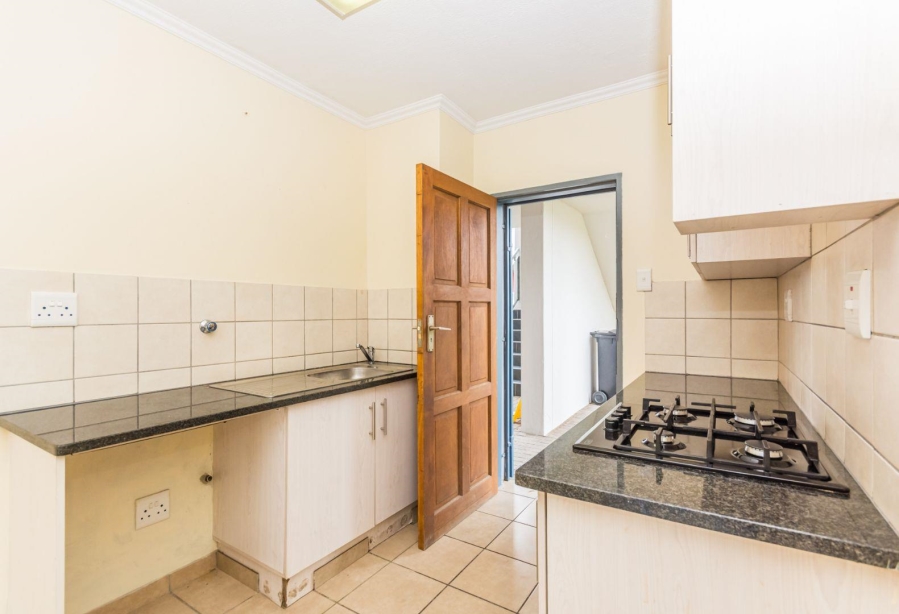 1 Bedroom Property for Sale in Noordwyk Gauteng