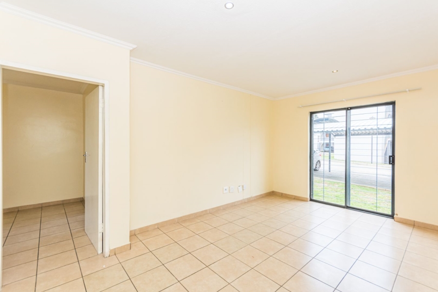 1 Bedroom Property for Sale in Noordwyk Gauteng