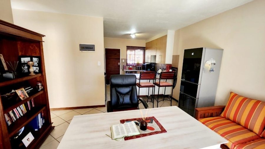 2 Bedroom Property for Sale in Monavoni Gauteng