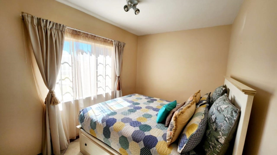 2 Bedroom Property for Sale in Monavoni Gauteng