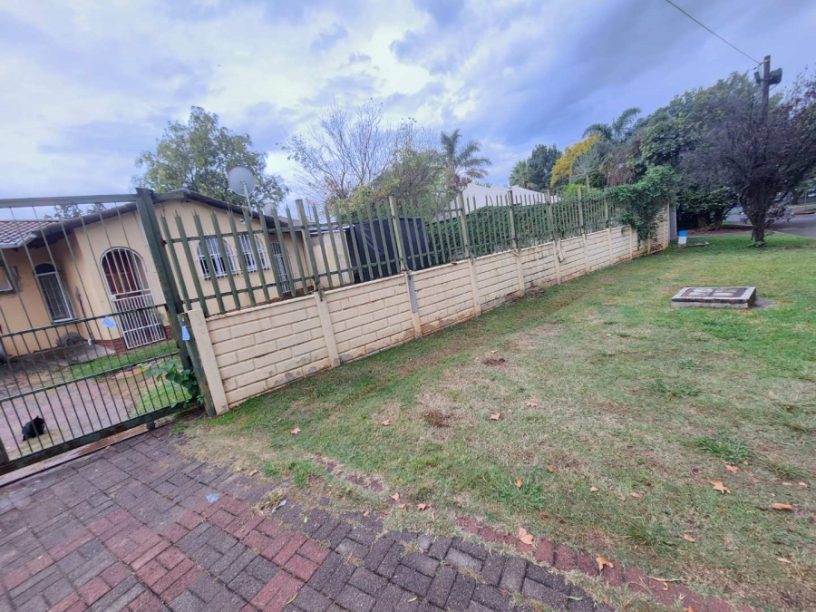 3 Bedroom Property for Sale in Wilgeheuwel Gauteng