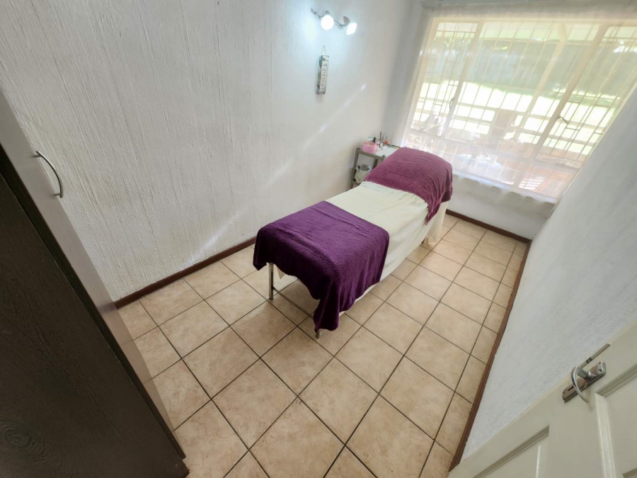 3 Bedroom Property for Sale in Wilgeheuwel Gauteng