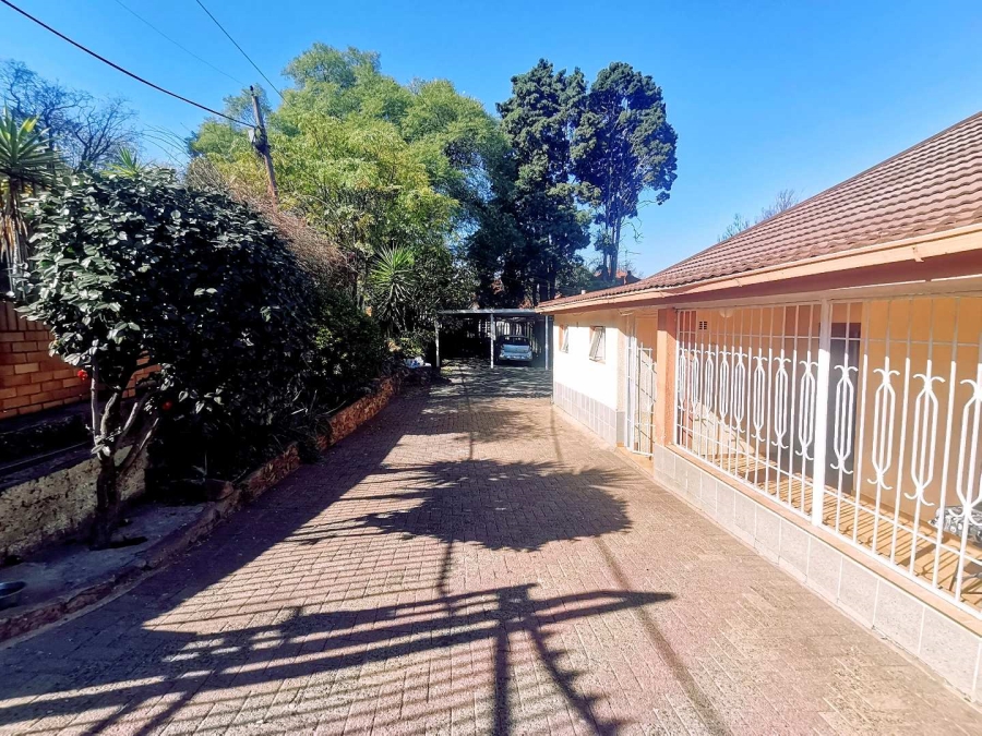 6 Bedroom Property for Sale in Kensington Gauteng