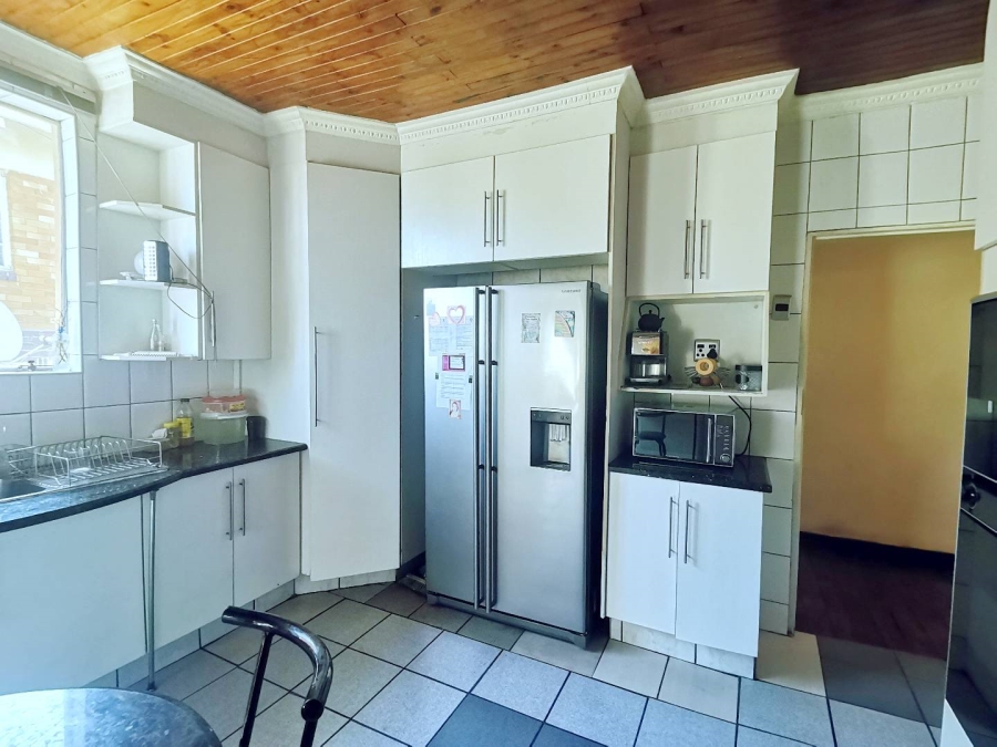 6 Bedroom Property for Sale in Kensington Gauteng