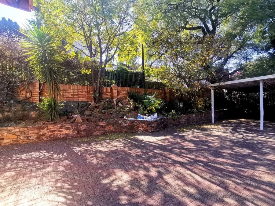 6 Bedroom Property for Sale in Kensington Gauteng