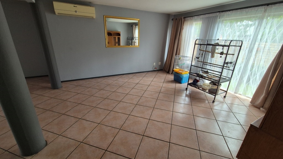 4 Bedroom Property for Sale in Eldoraigne Gauteng