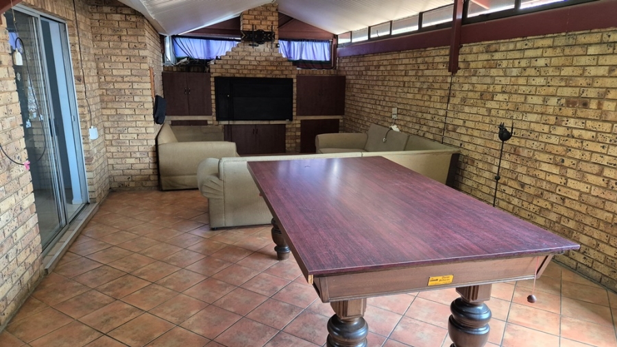 4 Bedroom Property for Sale in Eldoraigne Gauteng