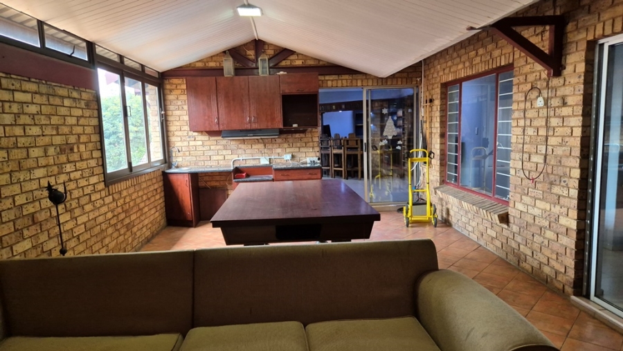 4 Bedroom Property for Sale in Eldoraigne Gauteng