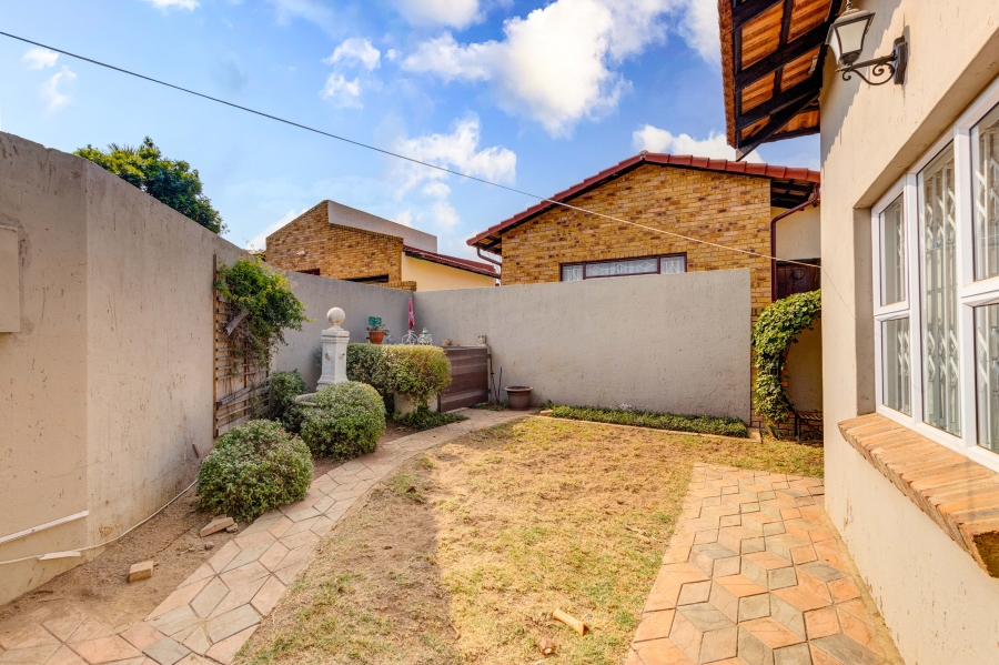 3 Bedroom Property for Sale in Vorna Valley Gauteng