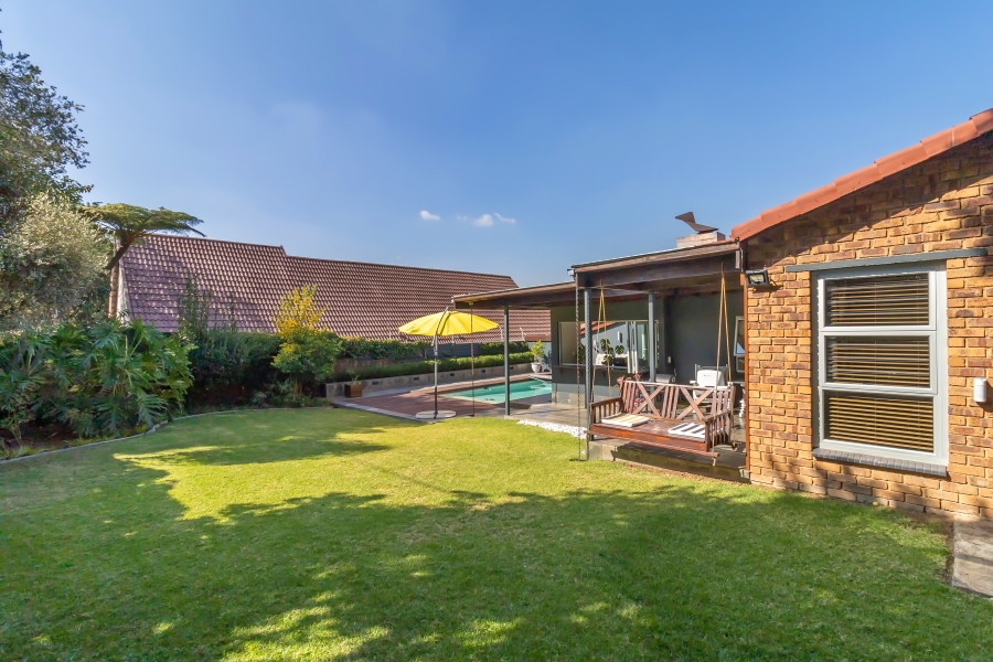 4 Bedroom Property for Sale in Hurlingham Manor Gauteng