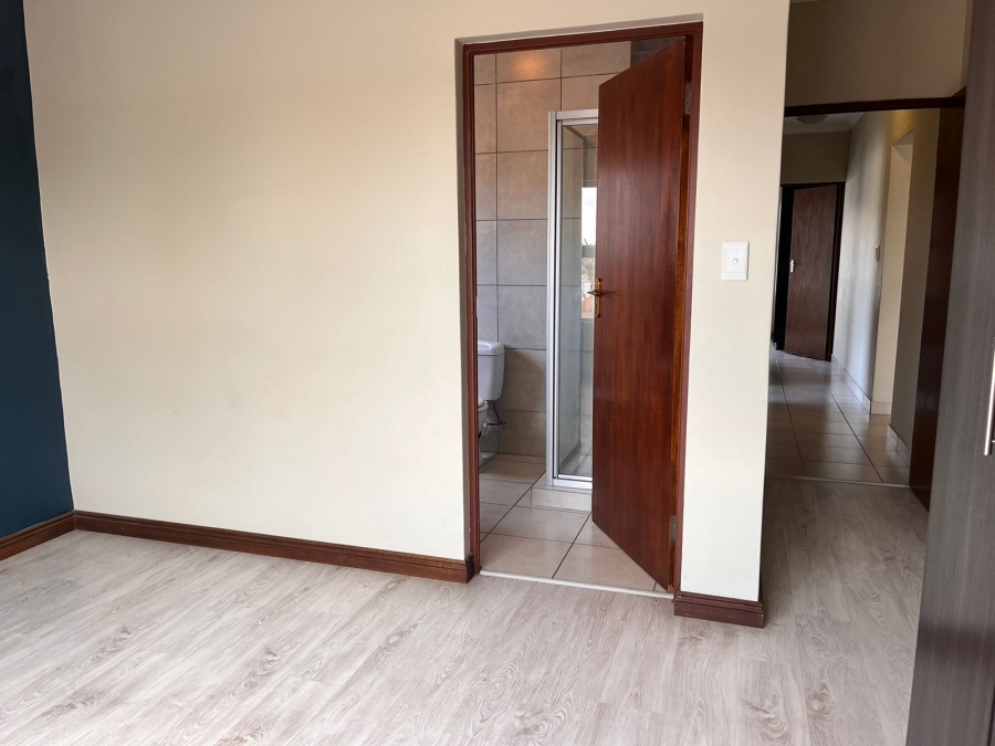 To Let 3 Bedroom Property for Rent in Noordwyk Gauteng