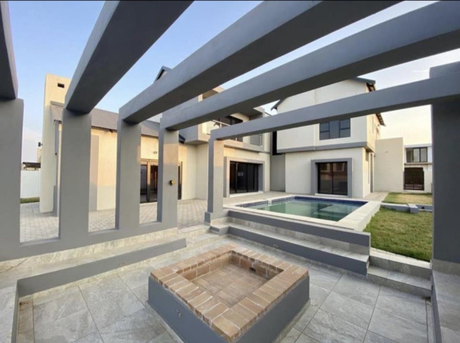 5 Bedroom Property for Sale in Six Fountains Residential Estate Gauteng