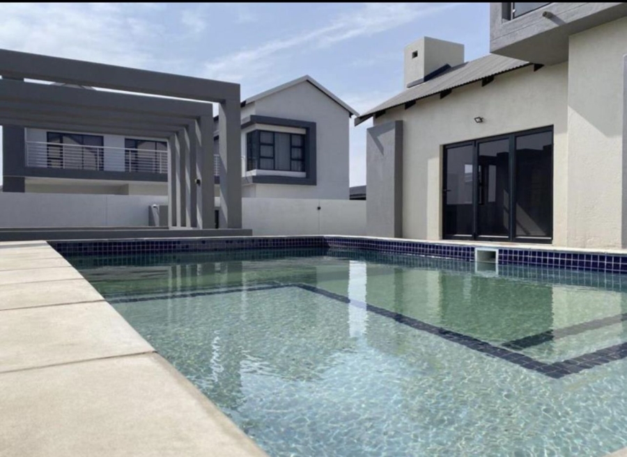 5 Bedroom Property for Sale in Six Fountains Residential Estate Gauteng