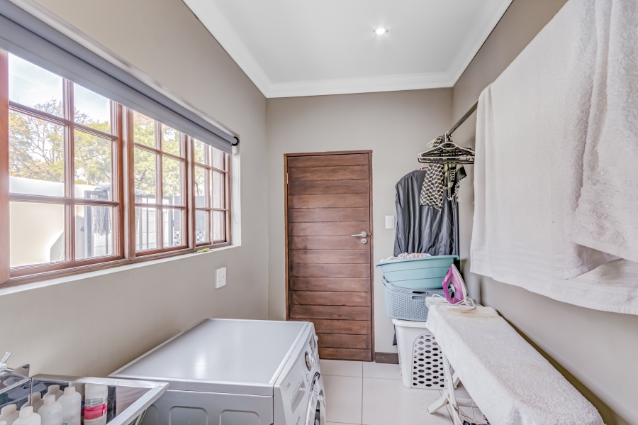 5 Bedroom Property for Sale in Morningside Manor Gauteng