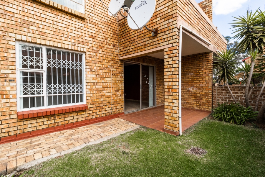 2 Bedroom Property for Sale in Liefde en Vrede Gauteng