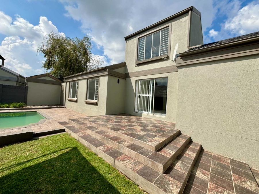 3 Bedroom Property for Sale in Barbeque Downs Gauteng