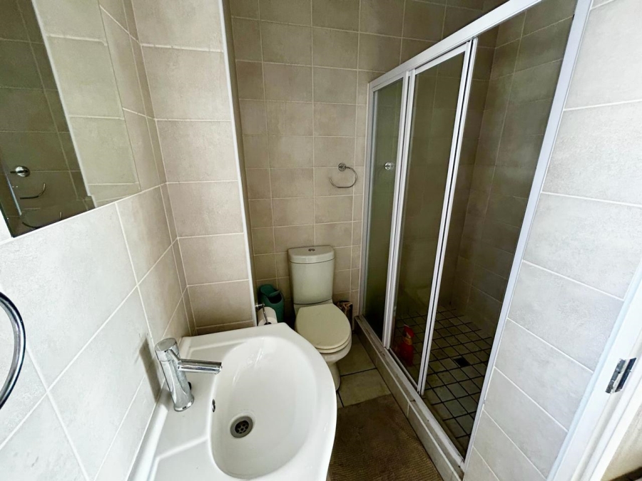 1 Bedroom Property for Sale in Barbeque Downs Gauteng