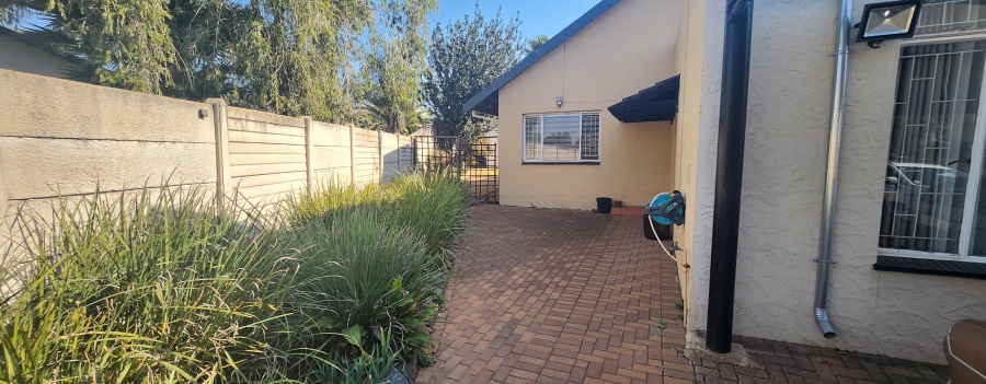 3 Bedroom Property for Sale in Birchleigh Gauteng