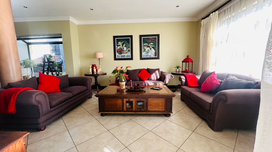 4 Bedroom Property for Sale in Blue Valley Golf Estate Gauteng