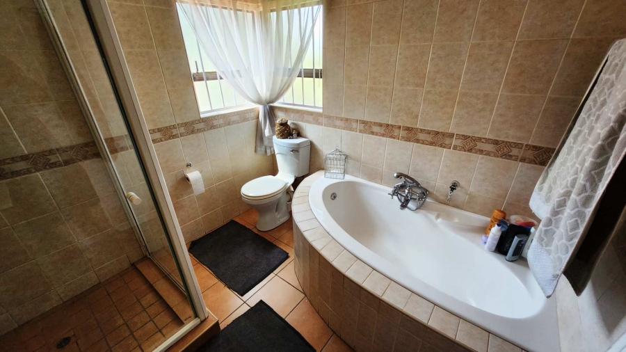 4 Bedroom Property for Sale in Eldoraigne Gauteng