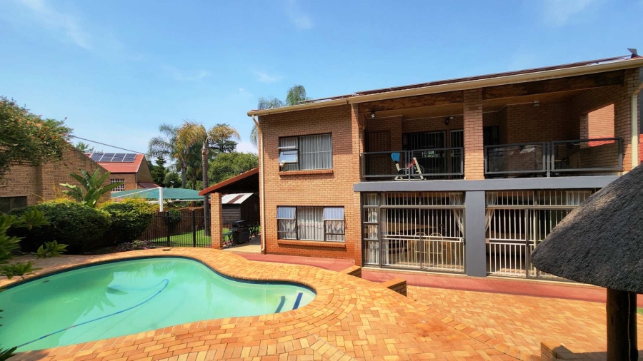 4 Bedroom Property for Sale in Eldoraigne Gauteng