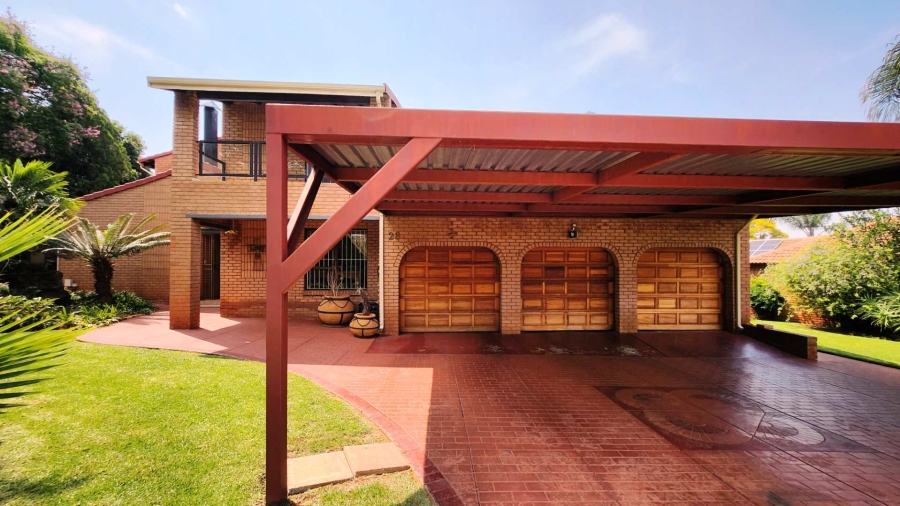 4 Bedroom Property for Sale in Eldoraigne Gauteng