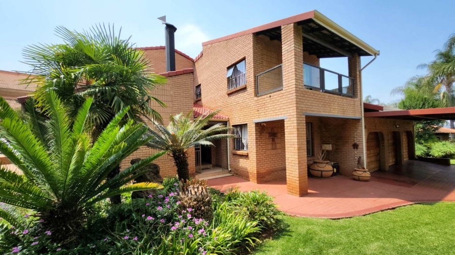 4 Bedroom Property for Sale in Eldoraigne Gauteng