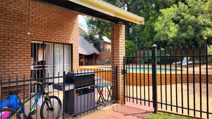 4 Bedroom Property for Sale in Eldoraigne Gauteng