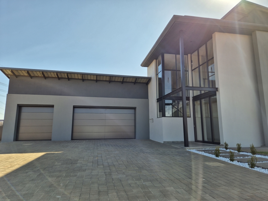 4 Bedroom Property for Sale in Midstream Heights Gauteng