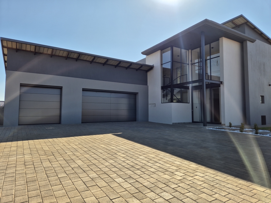 4 Bedroom Property for Sale in Midstream Heights Gauteng