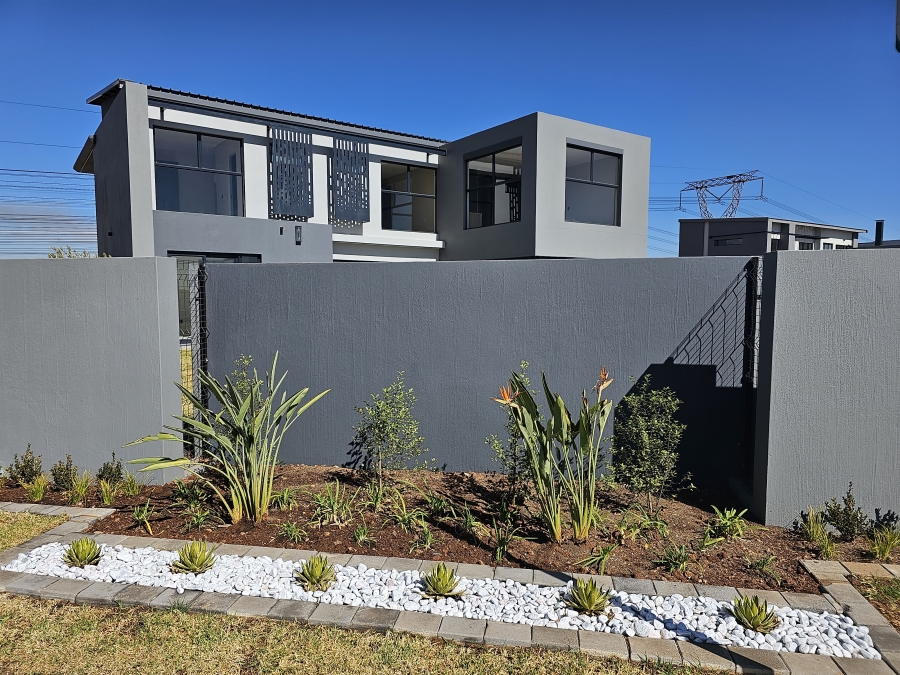 4 Bedroom Property for Sale in Midstream Heights Gauteng