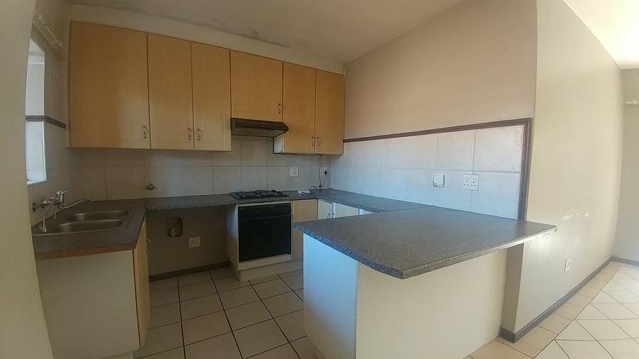 To Let 2 Bedroom Property for Rent in Eco Park Gauteng