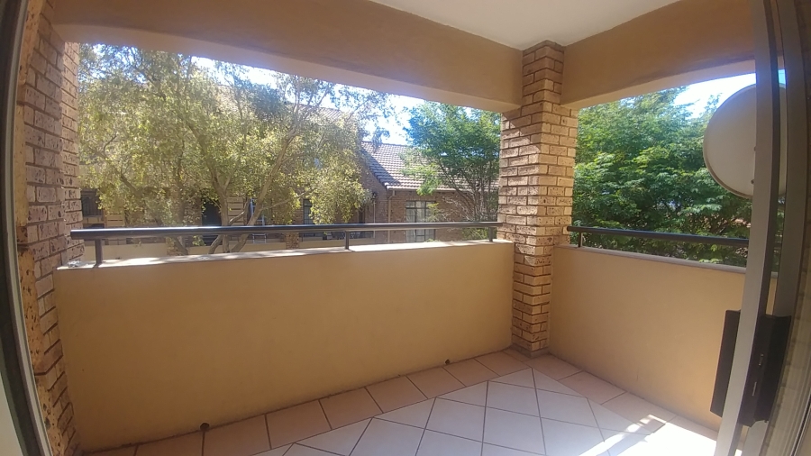 To Let 2 Bedroom Property for Rent in Eco Park Gauteng