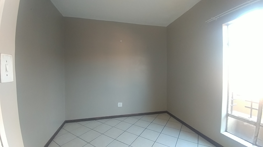 To Let 2 Bedroom Property for Rent in Eco Park Gauteng