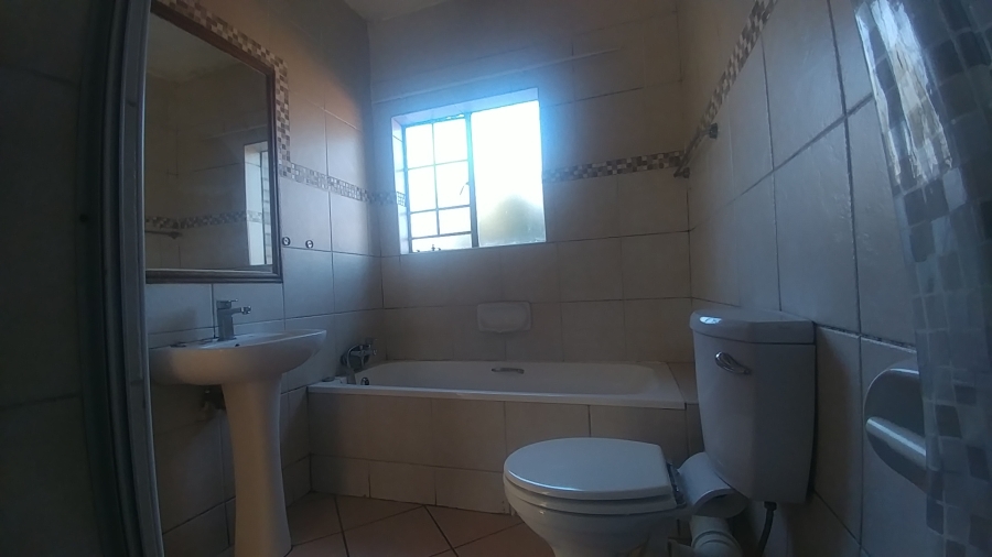 To Let 2 Bedroom Property for Rent in Eco Park Gauteng