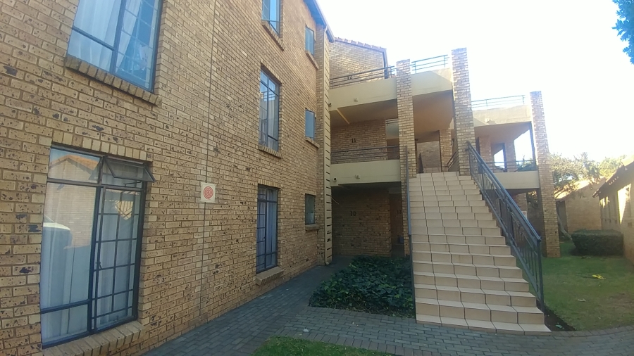 To Let 2 Bedroom Property for Rent in Eco Park Gauteng