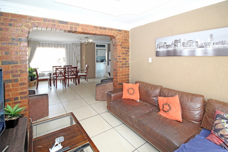 3 Bedroom Property for Sale in Dobsonville Gauteng