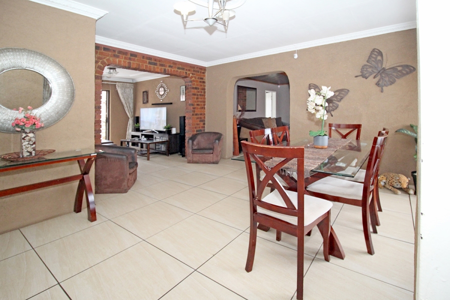 3 Bedroom Property for Sale in Dobsonville Gauteng