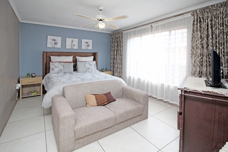 3 Bedroom Property for Sale in Dobsonville Gauteng